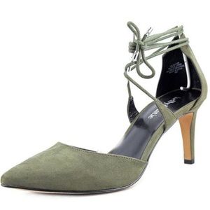 Kelly & Katie Valdes lace up heels